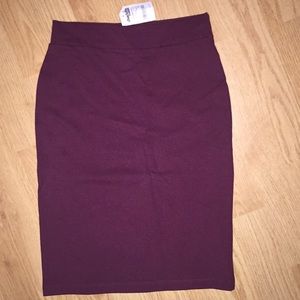 Charlotte Russe pencil skirt, XS. NEVER WORN